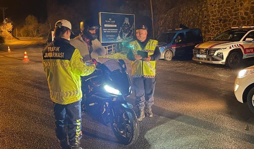 Zonguldak'ta jandarma ve polis ekiplerinin denetimleri sürüyor