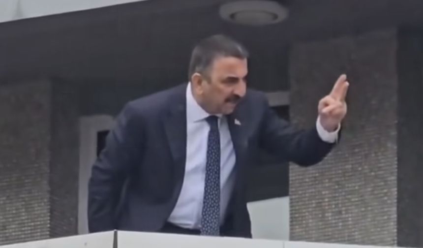 Zonguldak’ta şok olay: Vali balkondan CHP’lilere fırça attı…