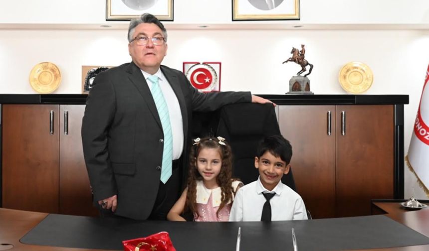 Rektör, koltuğunu miniklere devretti