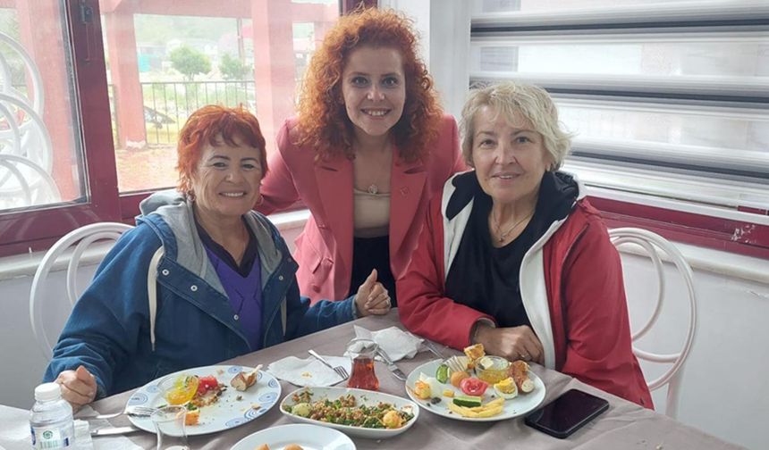Merve Arslan'dan fedakar annelere kahvaltı programı