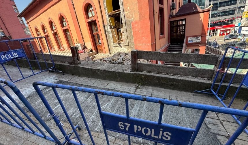 Çöken yol onarıldı