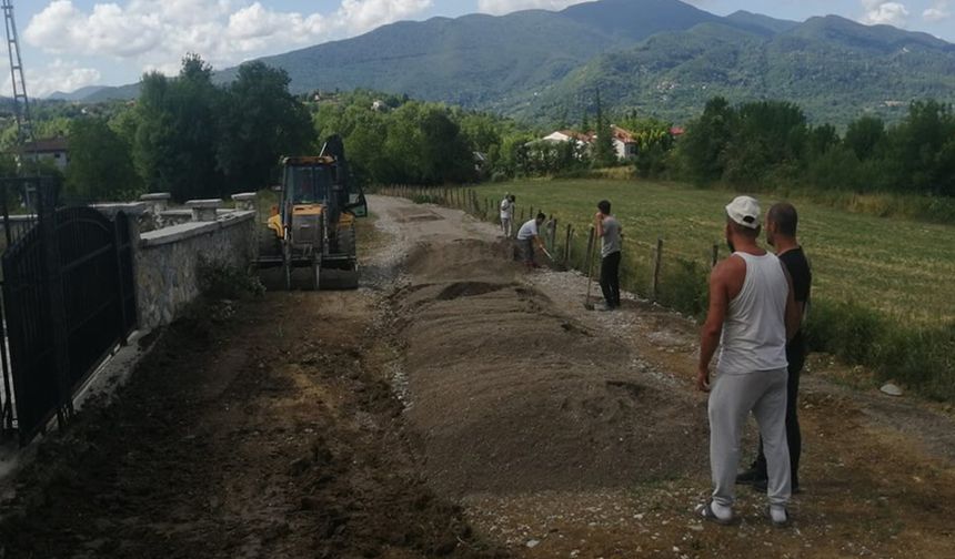 Kahyaoğlu'nda kilit parket çalışmaları başladı