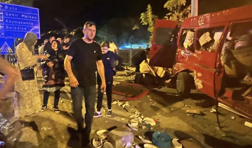 Devrek’te yolcu otobüsü ile minibüs çarpıştı: 2 yaralı
