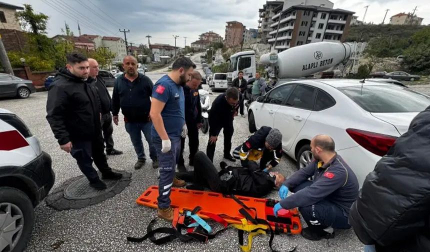 Direksiyon hakimiyetini kaybeden motosiklet sürücüsü yaralandı