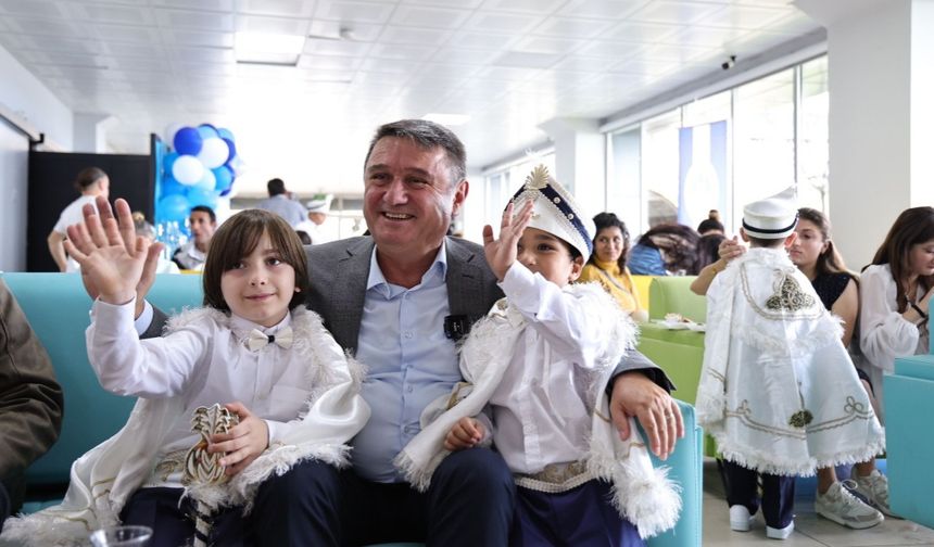 Sünnet şöleni; 35 çocuk sünnet edildi