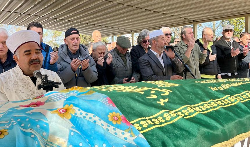 Gazeteci Mustafa Emen’in Eşi Nazmiye Emen, son yolculuğuna uğurlandı!