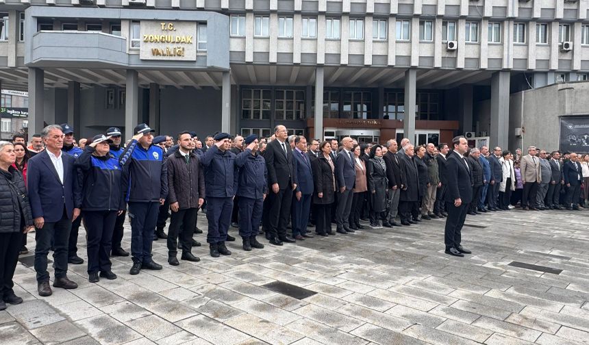 Zonguldak’ta 24 Kasım Öğretmenler Günü törenle kutlandı