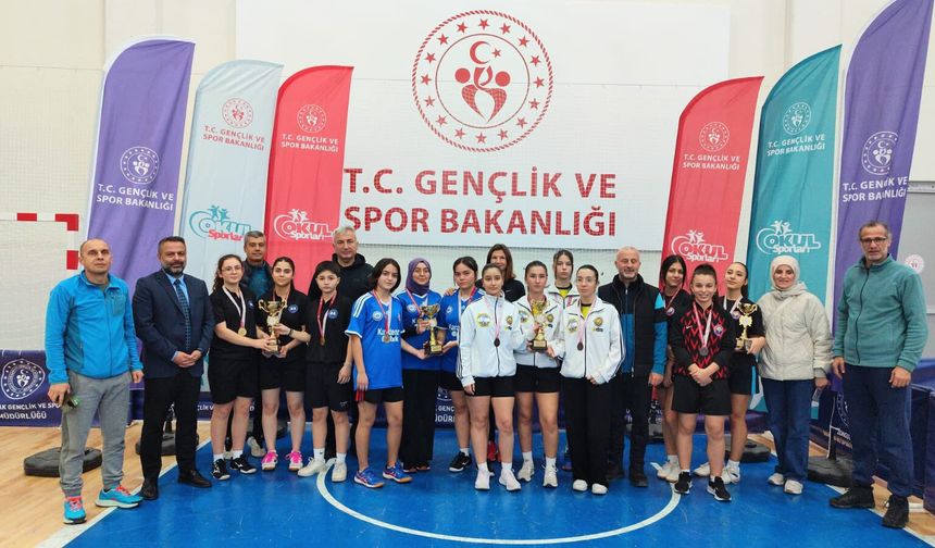 Zonguldak’ta masa tenisi il birinciliği tamamlandı