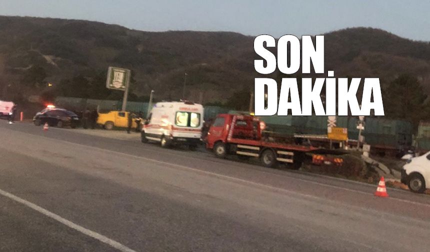 Yük treni otomobili biçti: 1 Kişi hayatını kaybetti