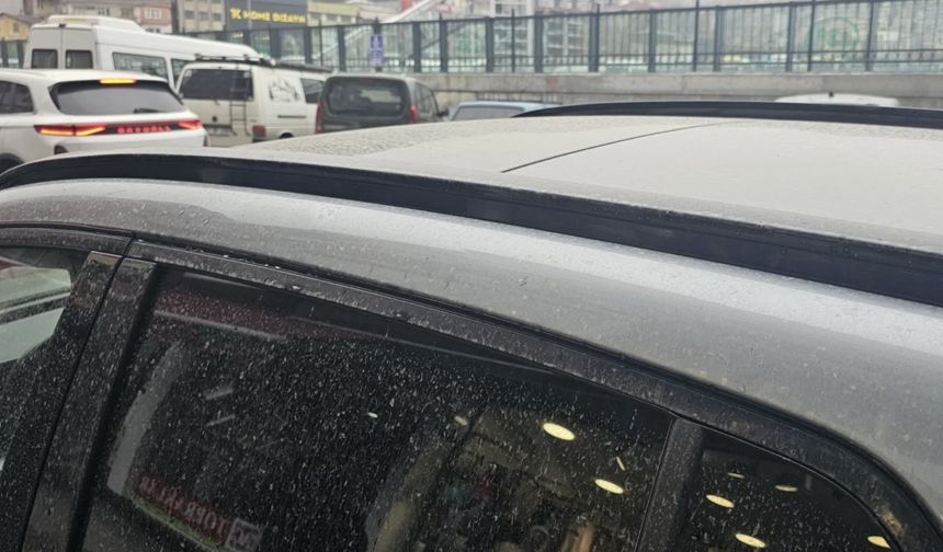 Zonguldak güne çamurla uyandı: Araçlar tanınmaz hale geldi