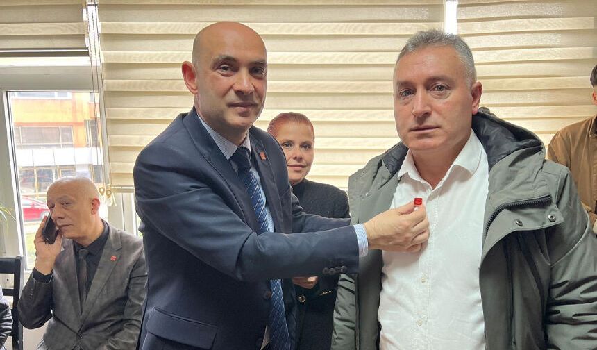 Kozlu CHP'de rozet takma töreni düzenlendi