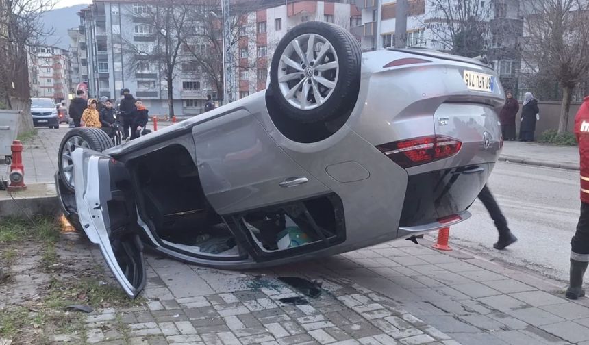 Otomobil takla attı