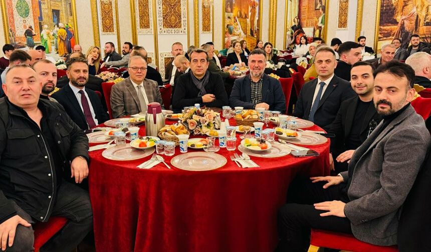 MHP’li Başkanları, Karadeniz Vakfı’nın iftarına katıldı