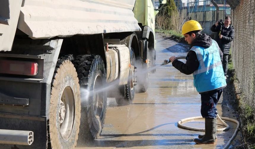 Firma yetkilileri Posbıyık'ı ziyaret etti, çamur sorunu çözüldü...