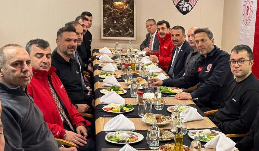 Enerji Bakanı, Sondaj Gemisi’nde sahur yaptı