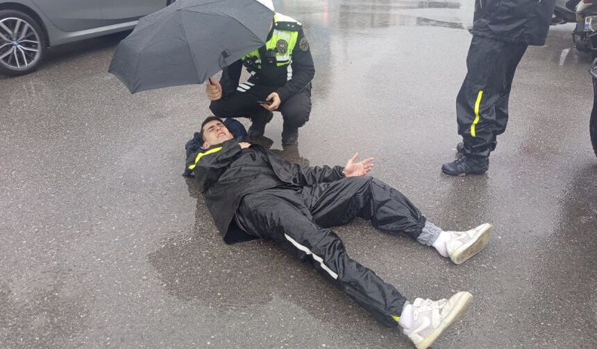 Komiserden Örnek Davranış: Yaralı Kuryenin Başından Ayrılmadı