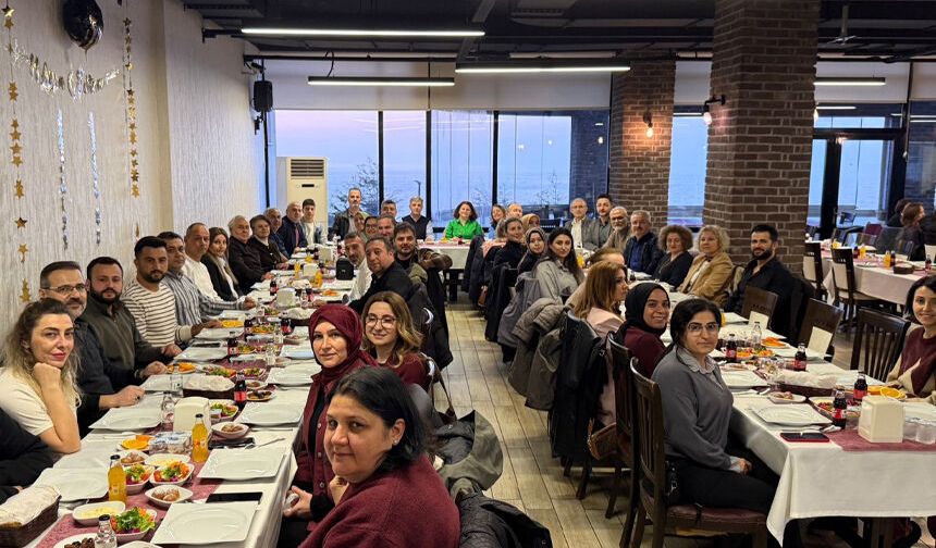 Sağlık çalışanları iftarda buluştu