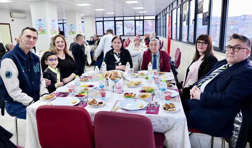 Özölçer’den Koruyucu ailelere iftar