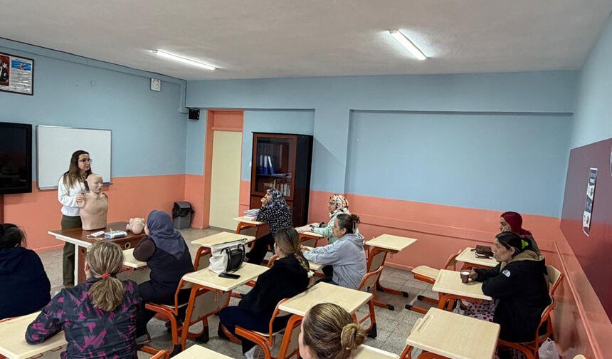SODAM Projesinde görevli kadınlara ilk yardım eğitimi