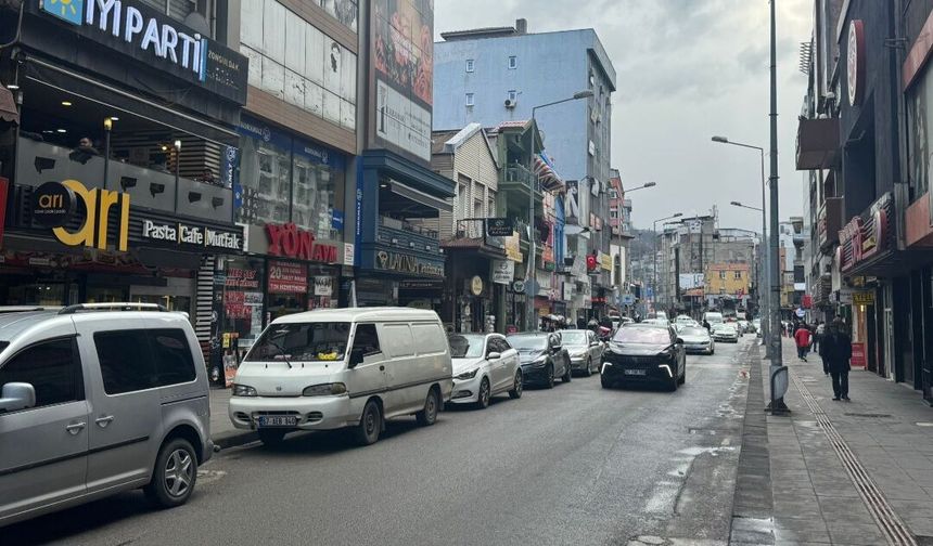 Zonguldak’ta hatalı parklar sürücüleri canından bezdirdi