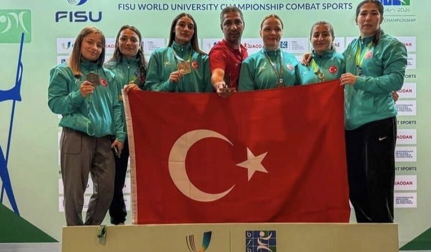 Güreşçi Bükrenaz Sert, dünya şampiyonu oldu