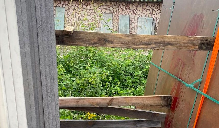 Mermer blokların arasında sıkışan işçi yoğun bakıma kaldırıldı