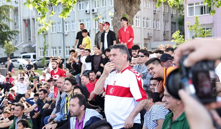 Zonguldak, Milli maçı Vitamin Noktası'nda izledi