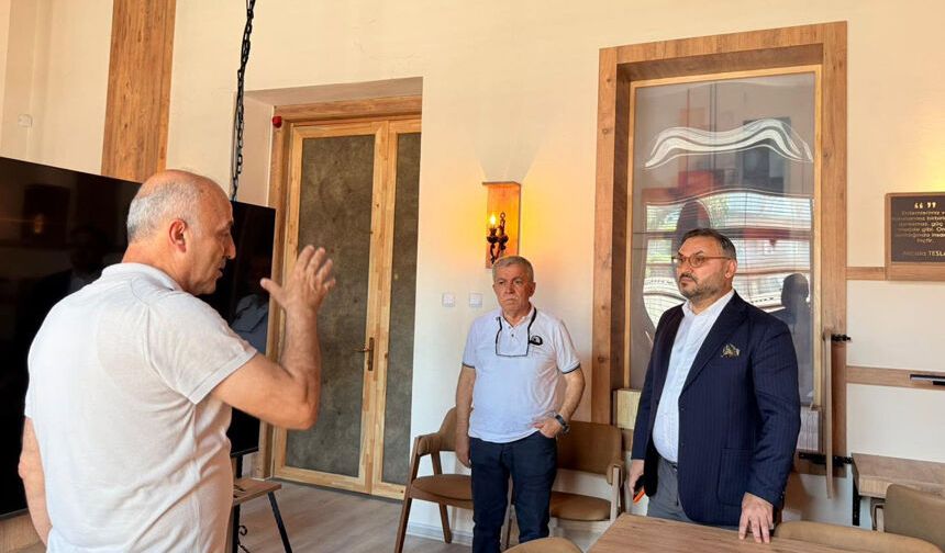 Nejdet Tıskaoğlu'ndan Çaycuma Öğretmenevi Kütüphanesi'ne ziyaret