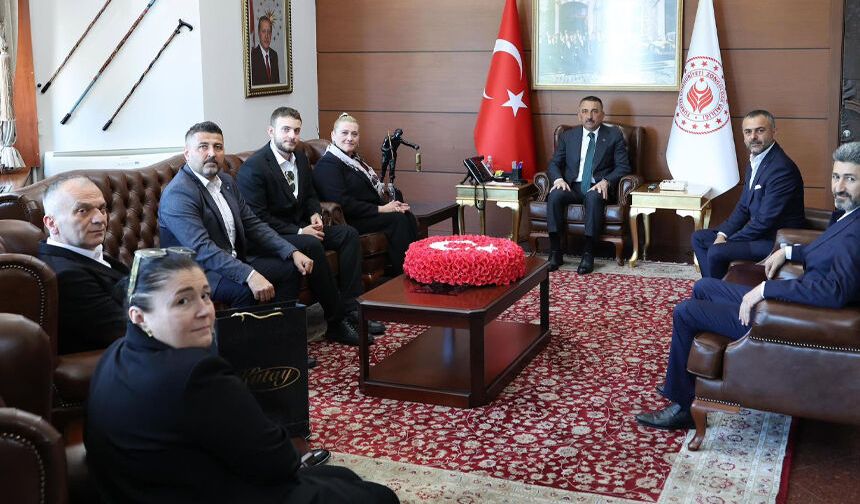 Anahtar Parti'den Vali Hacıbektaşoğlu'na ziyaret