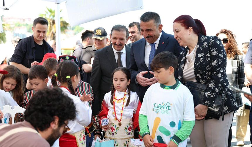 Çevre Haftası etkinlikleri sahilde renkli görüntülere sahne oldu