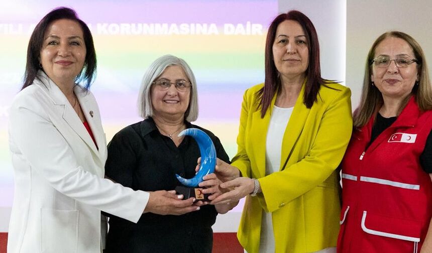 Zonguldak'ta kamu personeline aile içi şiddet semineri verildi