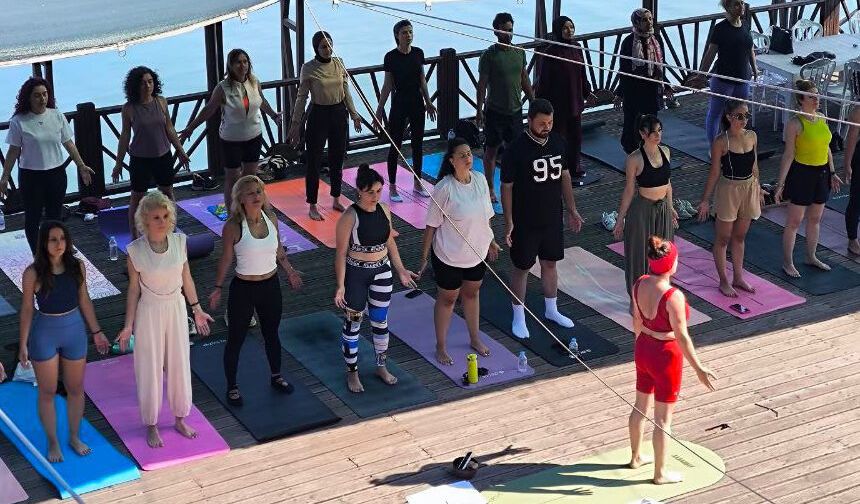 Gülüç'te "Yoga ve Kürek" etkinliği yoğun ilgi gördü