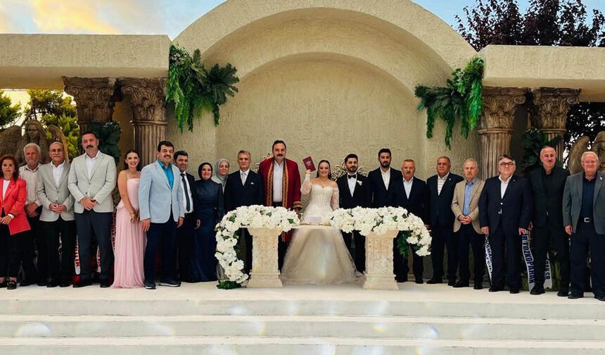 Siyaset dünyasını buluşturan düğün: Hira Gülay ile Fatih Üyüm dünyaevine girdi
