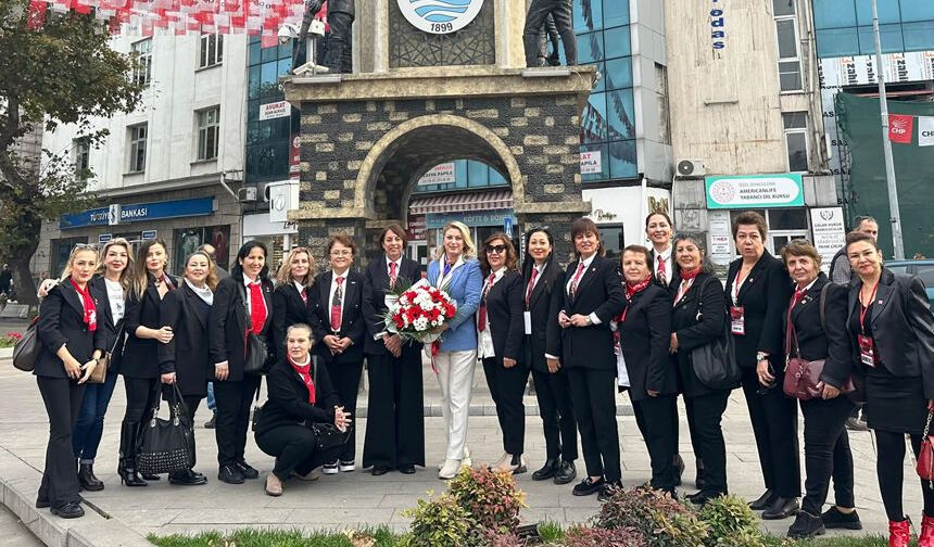Kadın Kolları Başkanı Nazan Pulat da istifa etti, YENİ PARTİ'ye katıldı