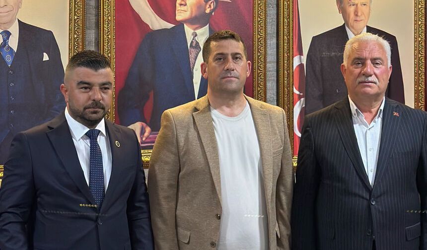 10 Yıllık ilçe başkanı görevi devretti