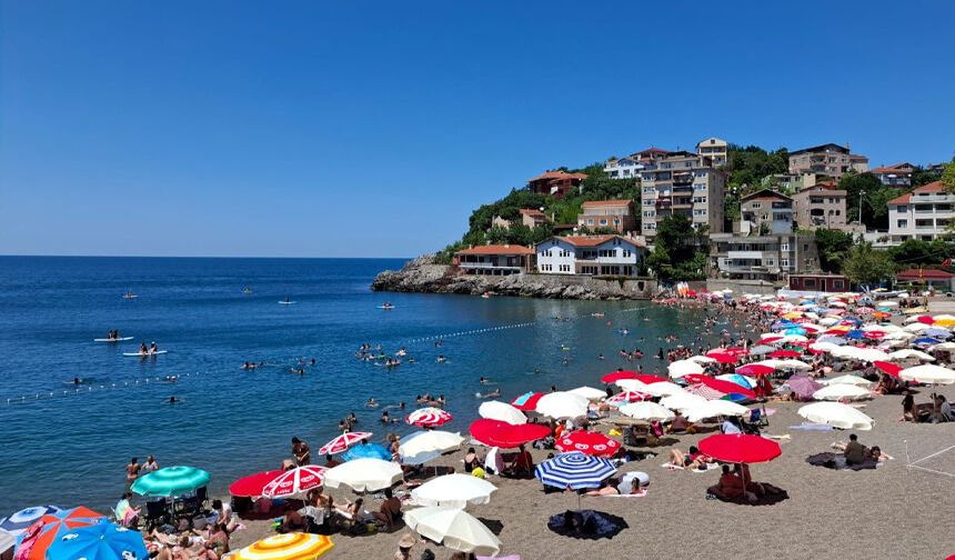 Zonguldak plajlarında günlük ziyaretçi sayısı 9 bini aştı