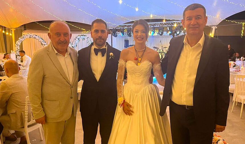 Simge Bükrü ile Alp Can Akın dünyaevine girdi