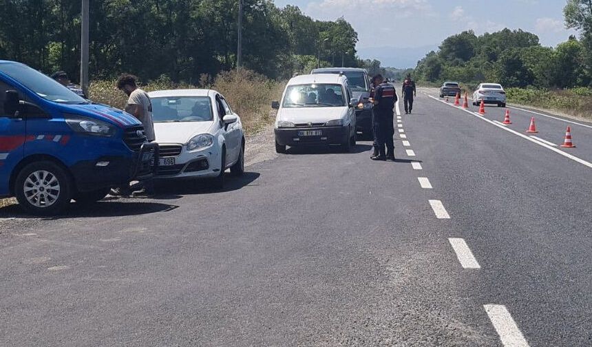 Jandarmadan geniş çaplı asayiş ve trafik denetimi