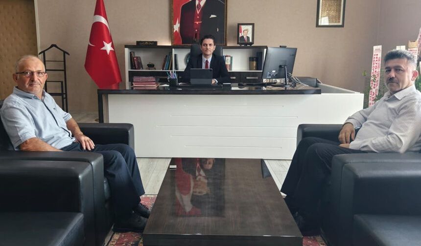 Kozlu Kaymakamı Çakır'dan şehit babalarına anlamlı ev sahipliği