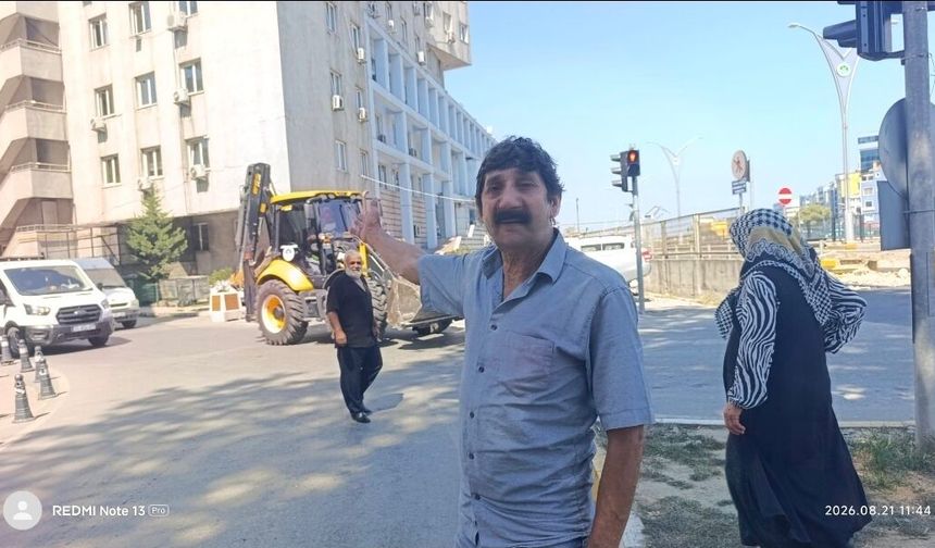 Belediyenin kanalizasyonu patladı, hayatı altüst oldu