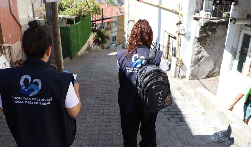 Zonguldak Belediyesi’nden çocuklara kırtasiye desteği