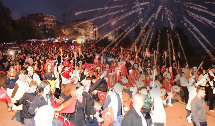 Alaplı’da Cumhuriyet coşkusu sokaklara sığmadı