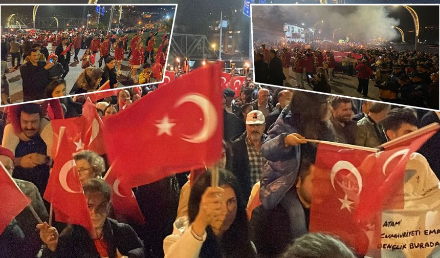 Zonguldak'ta binlerce vatandaş Cumhuriyet'i kutladı
