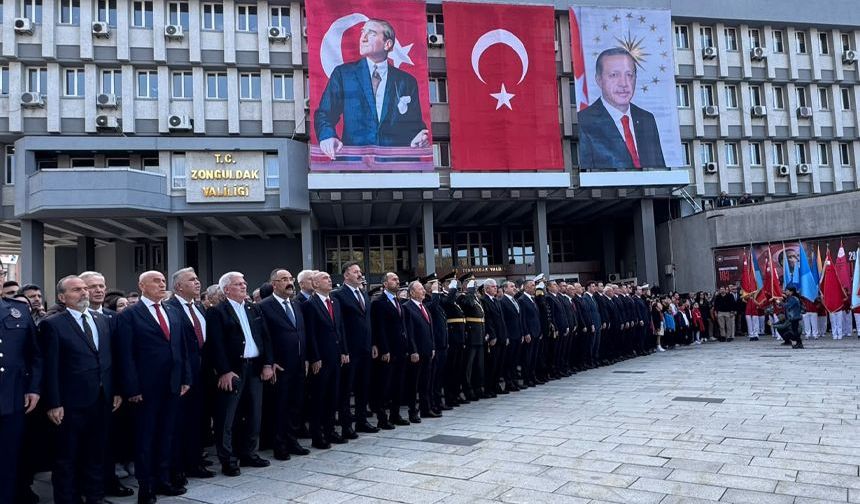 Zonguldak'ta 29 Ekim Cumhuriyet Bayramı törenle kutlandı
