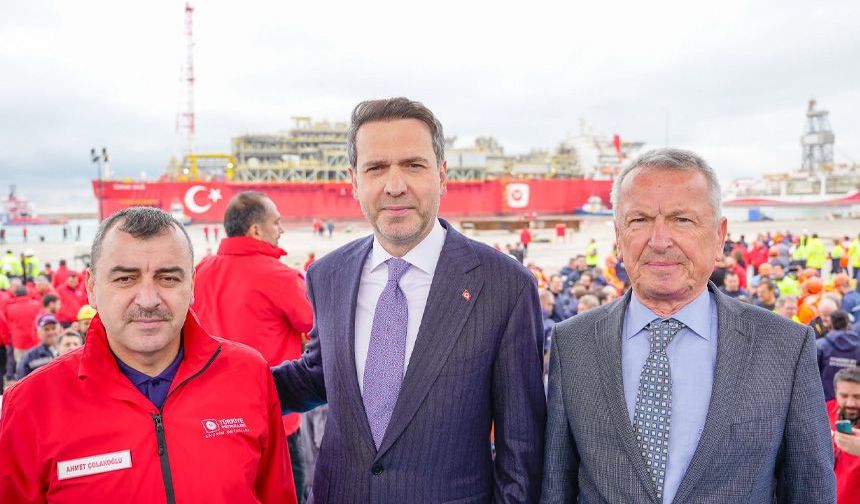 Kantarcı, Bakan Bayraktar ve Çolakoğlu ile fotoğraf verdi