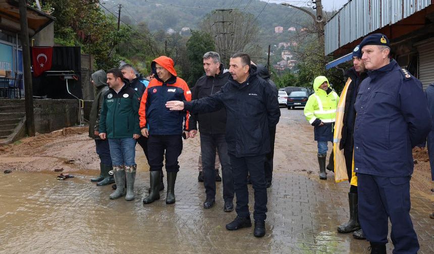 Vali Hacıbektaşoğlu selden etkilenen Çaydamar’da incelemelerde bulundu