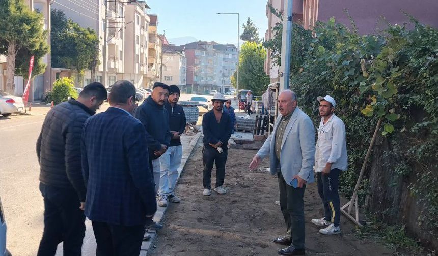 Gökçebey’de tretuvar çalışmaları sürüyor