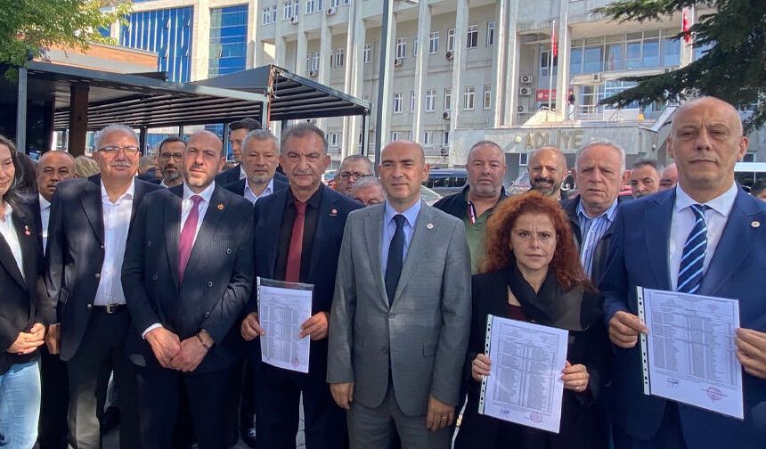 Yeni Parti Zonguldak'ta üç ilçe başkanı mazbatasını aldı