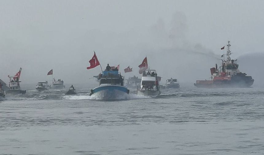 Zonguldak Limanı’nda Cumhuriyet coşkusu denize taştı